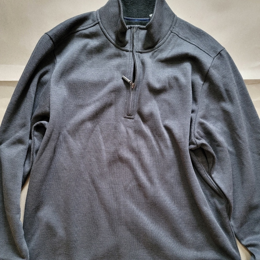 Tommy Bahama Men’s Quarter‑Zip Pullover — Size Large — Like New.